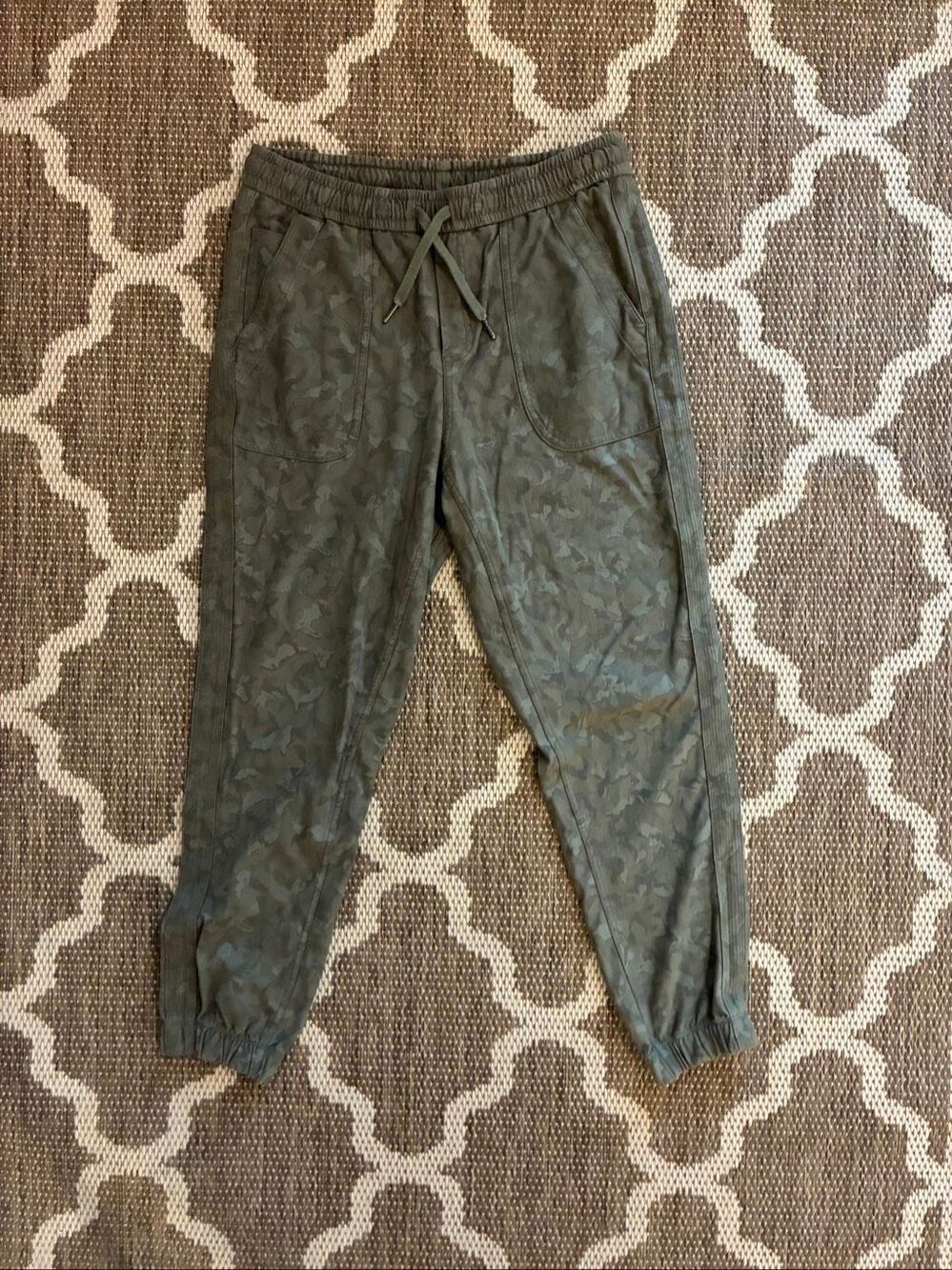 Athletic printed  Farallon joggers women’s size 10 ￼